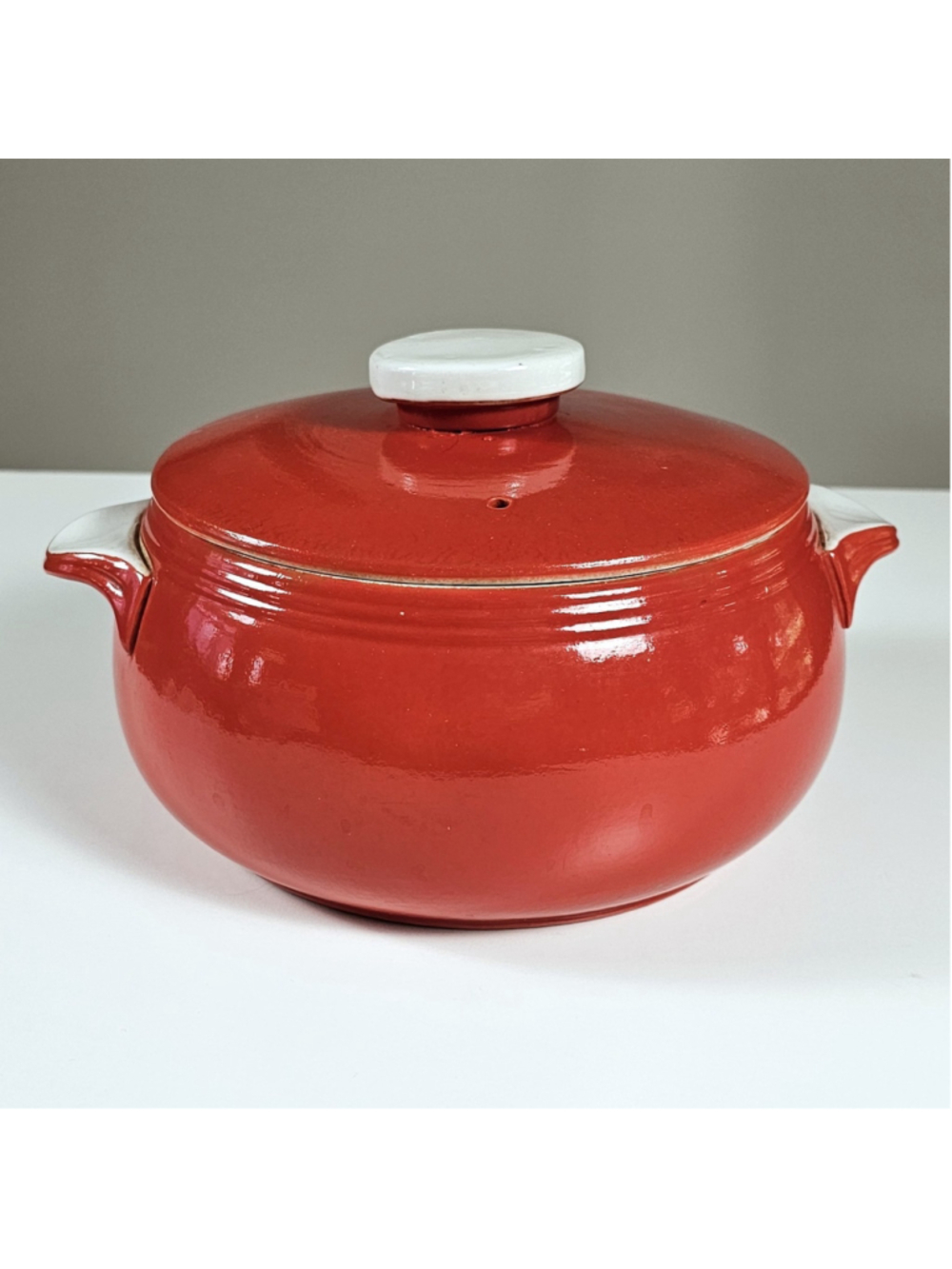 Vintage Hall China Pert Covered Casserole Dish Chinese Red White Tab Handles - Picture 6 of 15